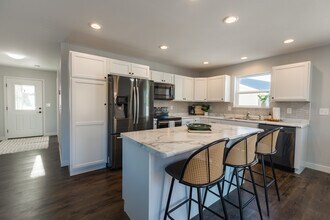 3062 Barrington Pl in Plover, WI - Foto de edificio - Building Photo