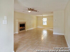 7923 Veleta in San Antonio, TX - Building Photo - Building Photo