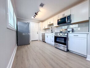 2418 Kingsdale Dr in Deer Park, TX - Building Photo - Building Photo