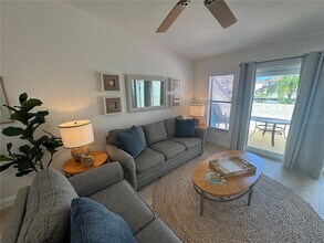 2571 Cyprus Dr in Palm Harbor, FL - Building Photo - Building Photo