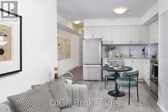 325-3325 Yorkland Blvd in Toronto, ON - Building Photo - Building Photo