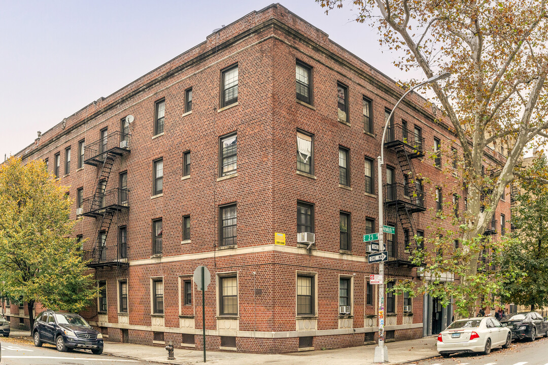 Dora Court in Brooklyn, NY - Building Photo