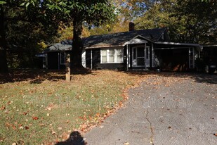 1522 Central Ave in Demorest, GA - Building Photo