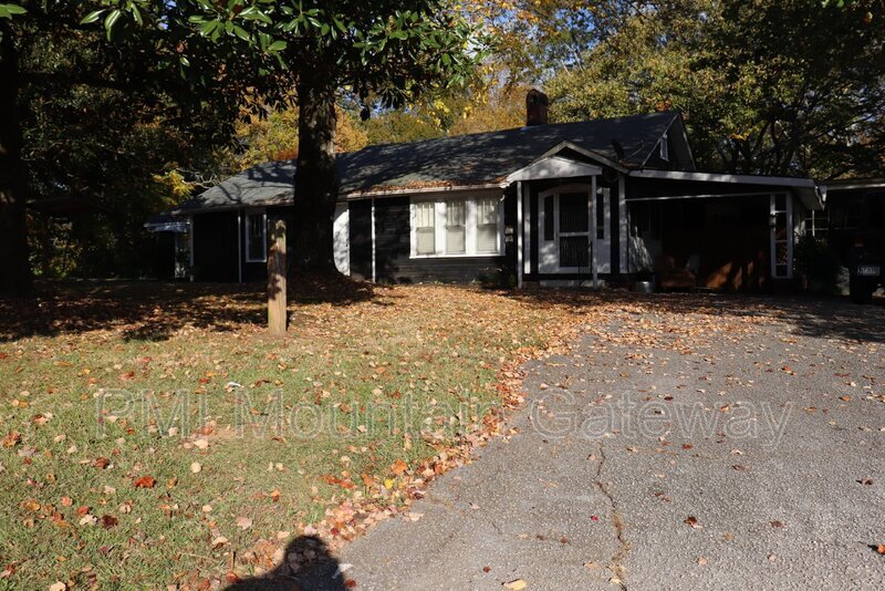 1522 Central Ave in Demorest, GA - Building Photo