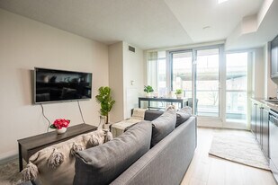 209 Gzowski Boulevard, Unit SI ID1390137P in Toronto, ON - Building Photo