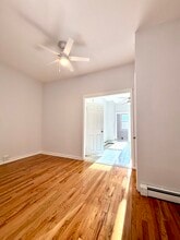 26 Sterling Pl, Unit 4 in Edgewater, NJ - Foto de edificio - Building Photo