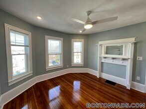 3 Mossland St, Unit 3 in Somerville, MA - Building Photo - Building Photo