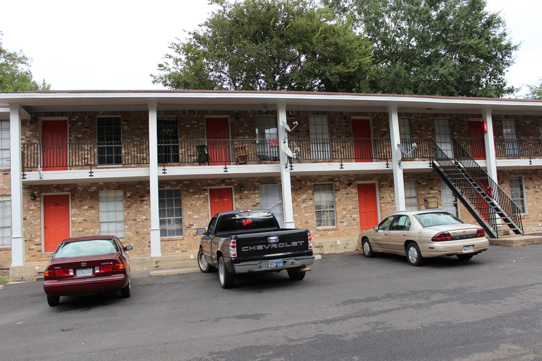 Fredonia Apartments in Nacogdoches, TX - Building Photo