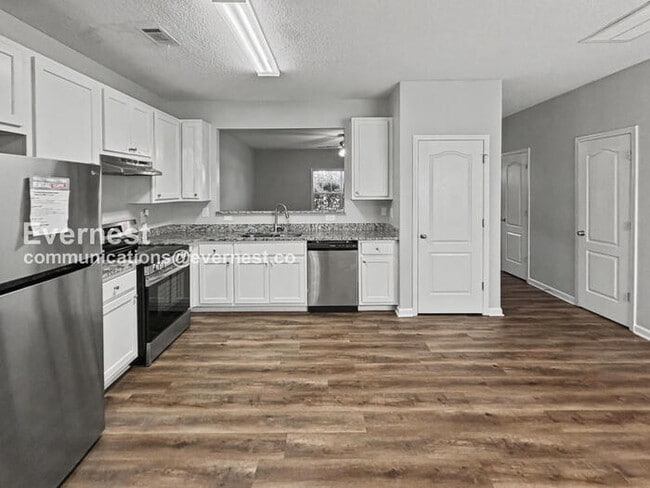 8644 Thomas Ln in Riverdale, GA - Building Photo - Building Photo