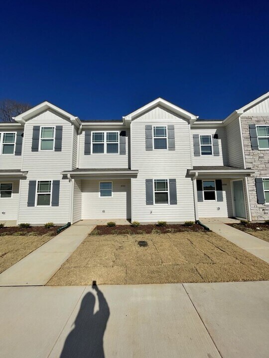 1010 Peony Ln in Youngsville, NC - Building Photo