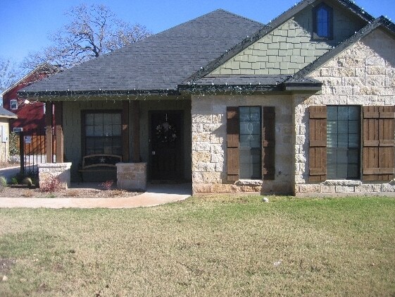 3400 S 3rd St in Waco, TX - Building Photo