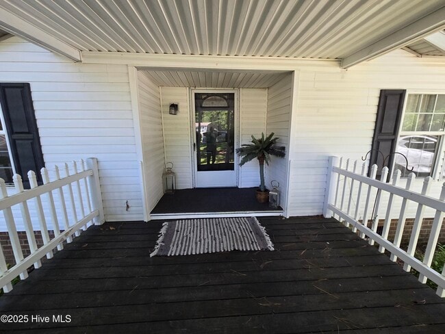 328 Groves Point Cir in Hampstead, NC - Building Photo - Building Photo