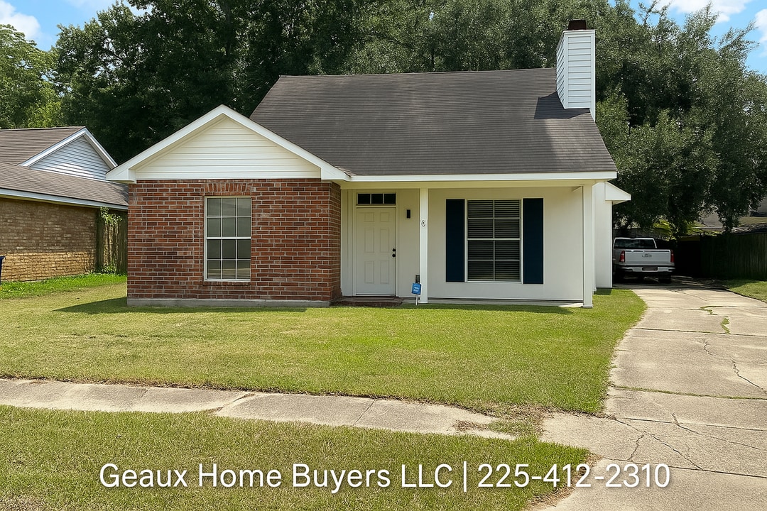 541 Meadow Bend Dr in Baton Rouge, LA - Foto de edificio