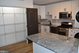 3705 S George Mason Dr in Falls Church, VA - Building Photo - Building Photo