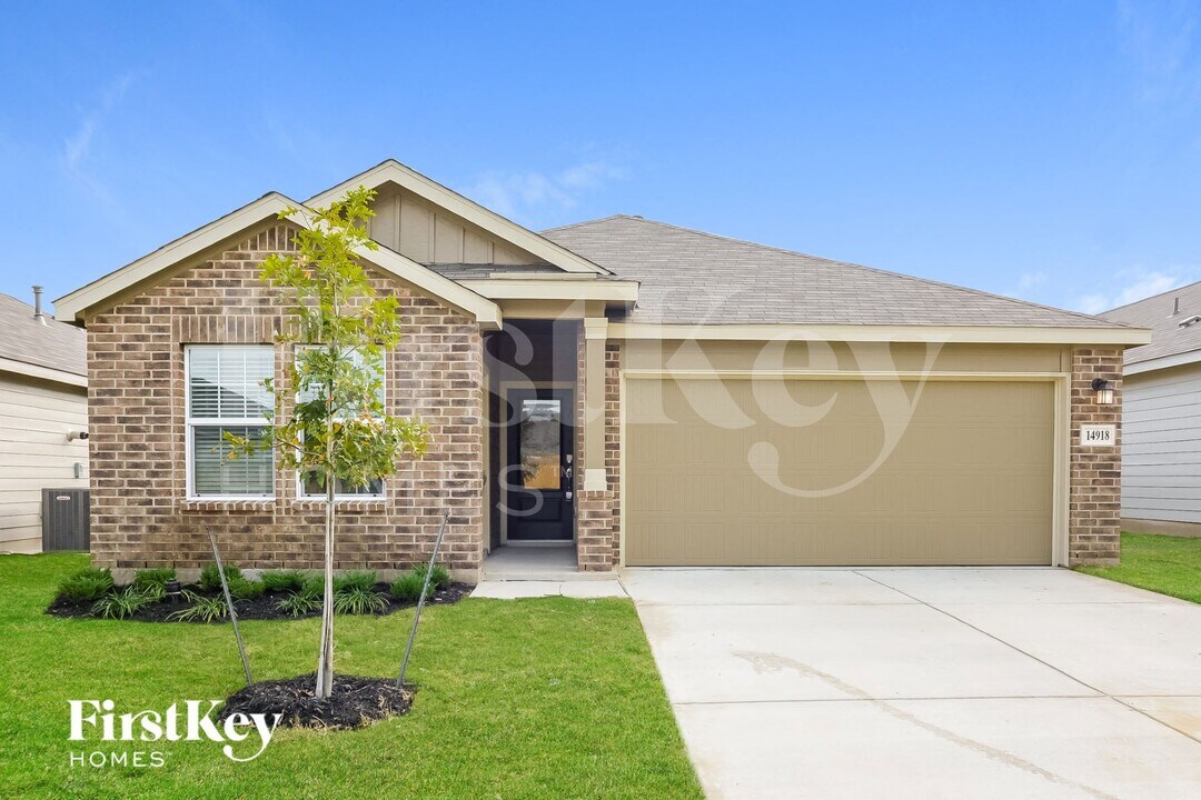 14918 Bog Mill in San Antonio, TX - Building Photo