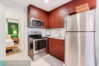 74 NE 5th St in Deerfield Beach, FL - Building Photo - Building Photo