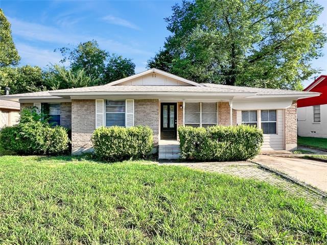 property at 920 Manhattan Dr