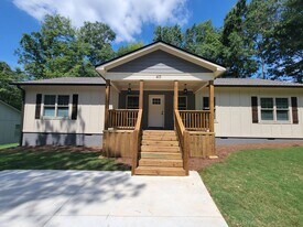 402 Loblolly Ridge in Locust Grove, GA - Building Photo