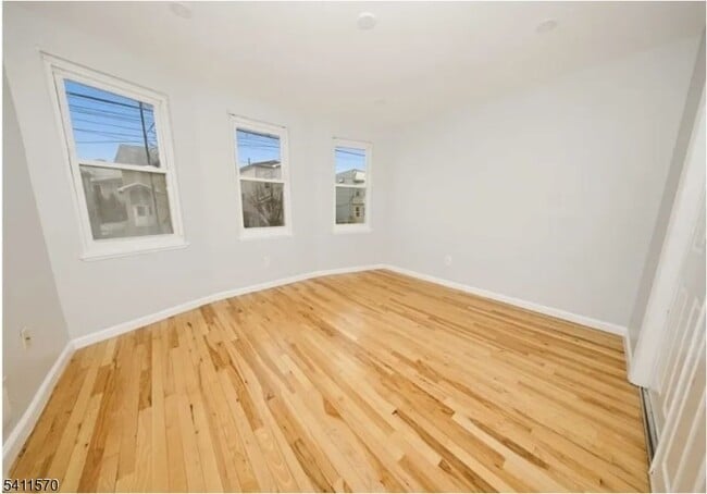 437 Elm St, Unit 1L in Kearny, NJ - Foto de edificio - Building Photo