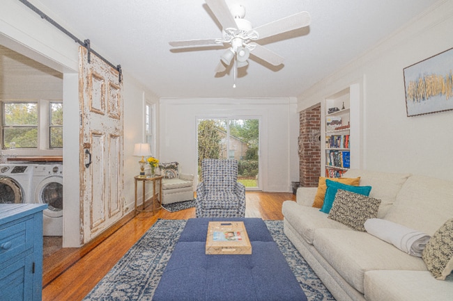 1049 Buist Ave in North Charleston, SC - Building Photo - Building Photo