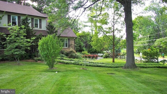 1 Orchard Way S in Rockville, MD - Building Photo - Building Photo