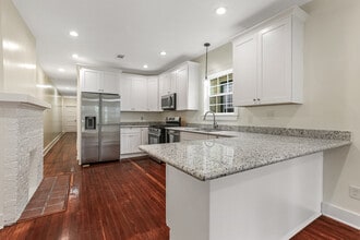 7737 S Claiborne Ave in New Orleans, LA - Building Photo - Building Photo