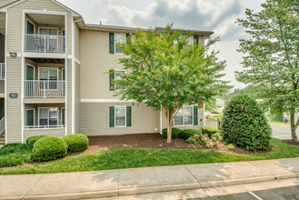 Stonegate Apartments in Stafford, VA - Building Photo - Building Photo