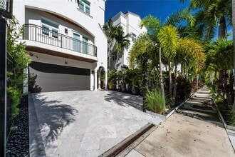 61 Isle of Venice Dr in Fort Lauderdale, FL - Building Photo - Building Photo