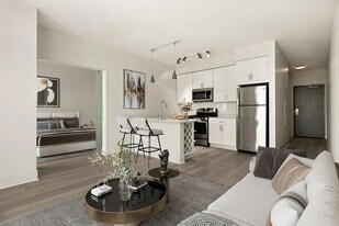 336 E 43rd St, Unit 10S in New York, NY - Building Photo