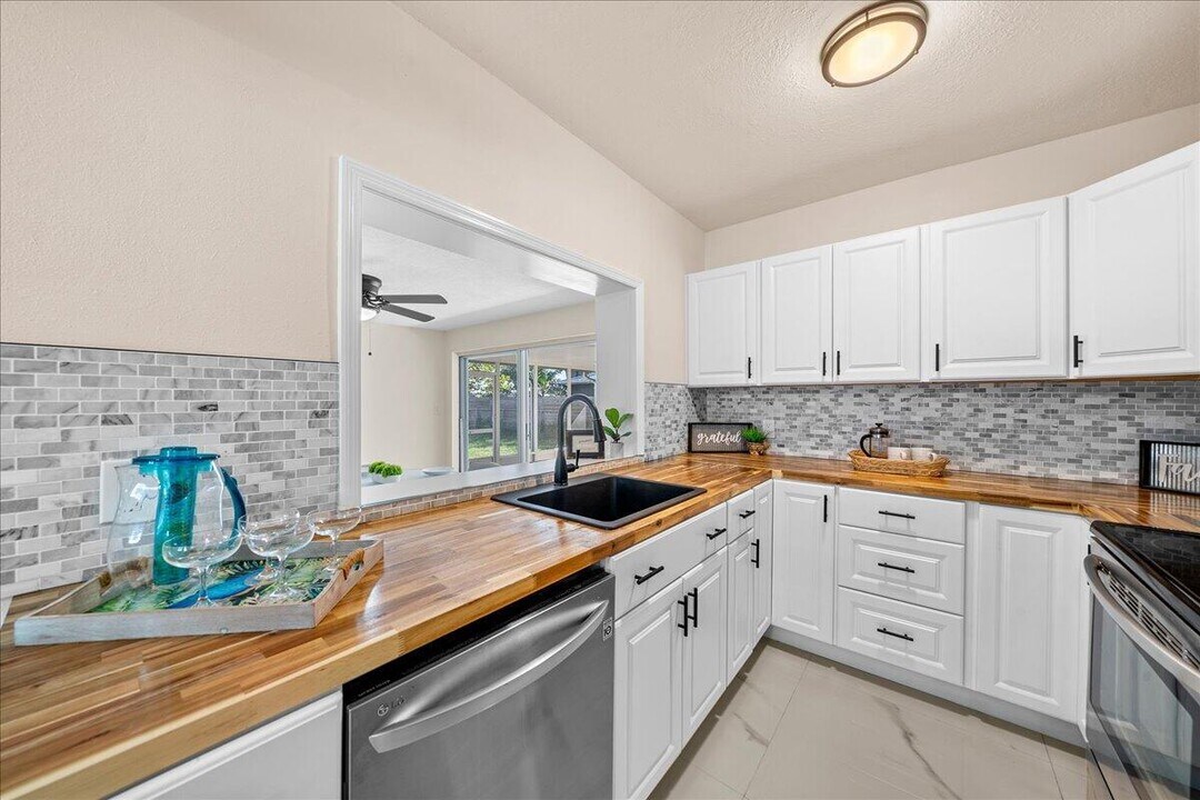 3401 Purdue St in Melbourne, FL - Building Photo
