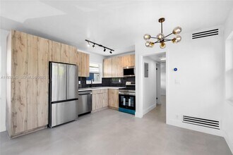 5195 NE 18th Ave in Fort Lauderdale, FL - Building Photo - Building Photo