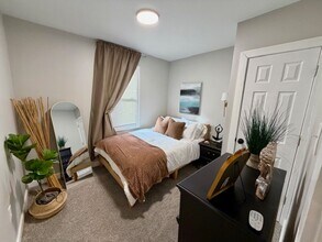 8843 E Canfield St in Detroit, MI - Building Photo - Building Photo