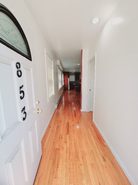 853 Rebecca Pl in Elizabeth, NJ - Building Photo