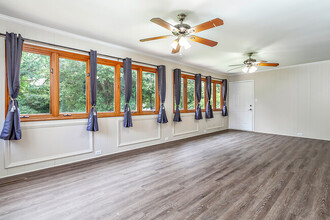 1818 Bonnie Ln in Charlotte, NC - Foto de edificio - Building Photo
