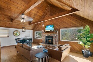 570 2nd St in Ruidoso, NM - Building Photo