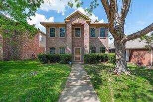 220 High Pointe Ln in Cedar Hill, TX - Building Photo