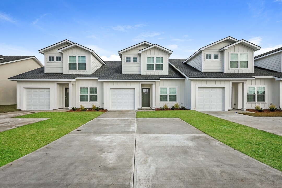 3015 Par Ln in Brunswick, GA - Foto de edificio