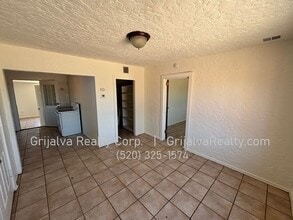 835 W Tipton Dr in Tucson, AZ - Building Photo - Building Photo