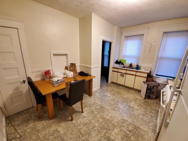 533 Newbury St, Unit 1