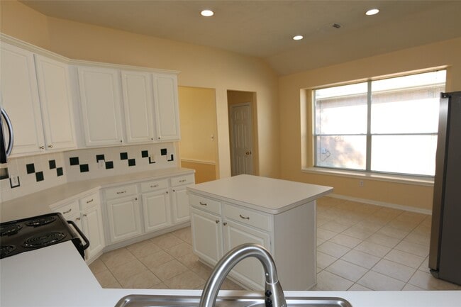 1611 Maryvale Dr