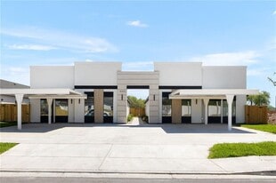 18 N 43rd St in McAllen, TX - Building Photo