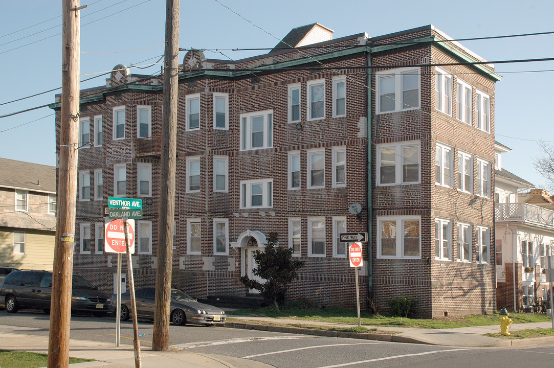 5005 Ventnor Ave in Ventnor City, NJ - Foto de edificio