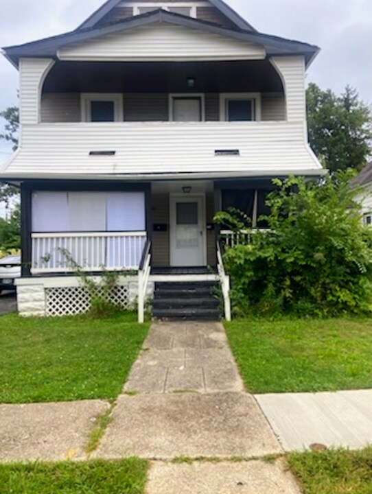 2833 E 100th St in Cleveland, OH - Building Photo