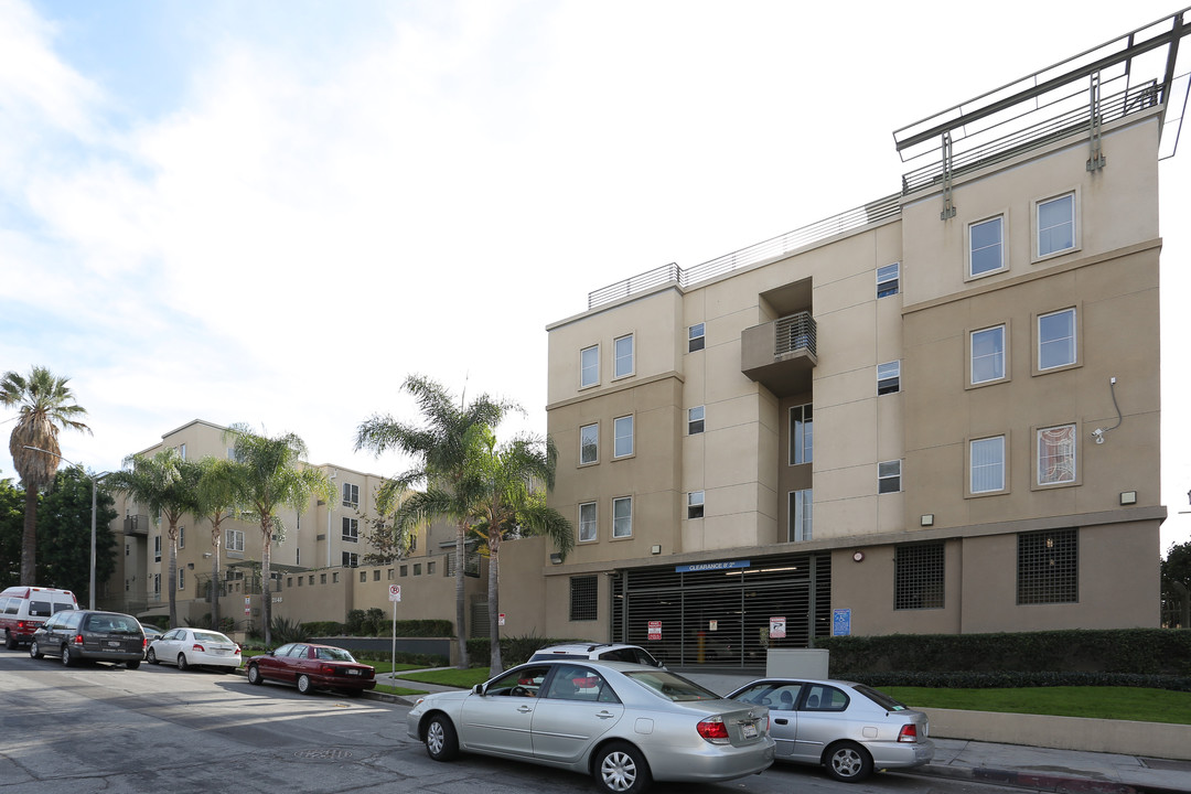 Wilshire Courtyard in Los Angeles, CA - Building Photo