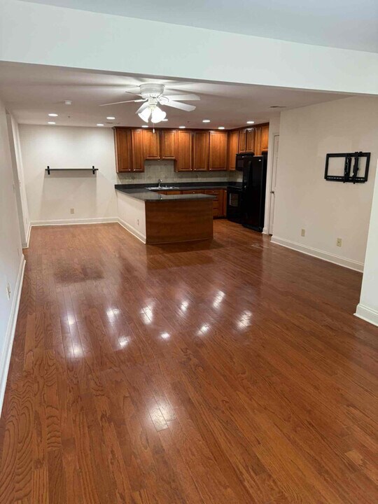 203 Madison Ln S E in Smyrna, GA - Building Photo