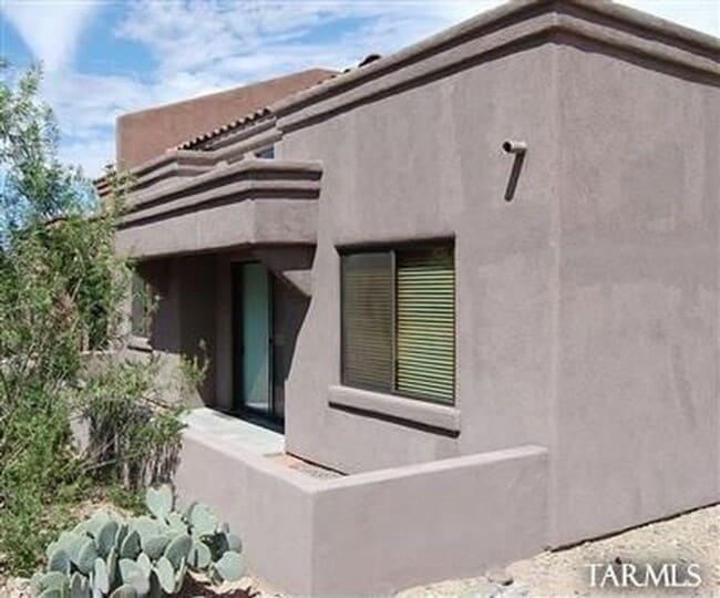 property at 140 E Knight Ln