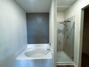 356 Cres Park Dr in Jarrell, TX - Building Photo - Building Photo