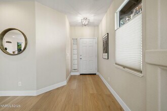 10560 Vista Alta Dr in Reno, NV - Building Photo - Building Photo