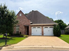 104 Shotts Ave in Starkville, MS - Foto de edificio - Building Photo