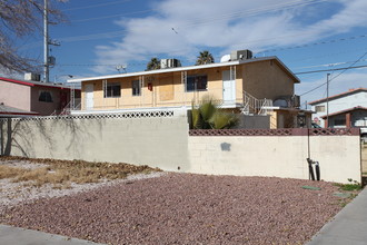 Suburban Heights Apartments in Las Vegas, NV - Building Photo - Building Photo